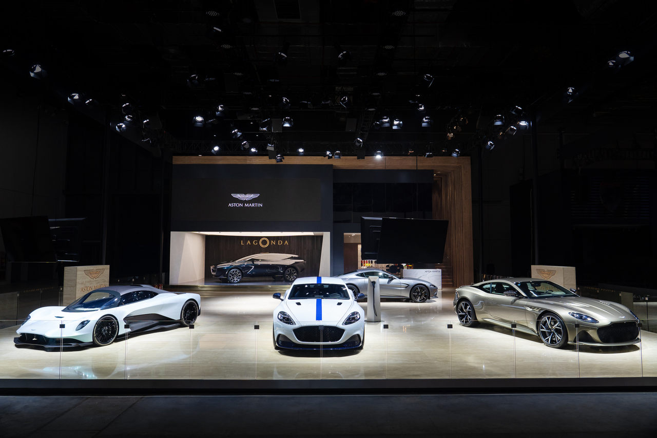 阿斯顿·马丁全球首发Rapide E??携AM-RB 003?拉共达亮相上海车展