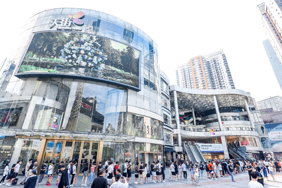 龙湖重庆北城天街开展前的场外图