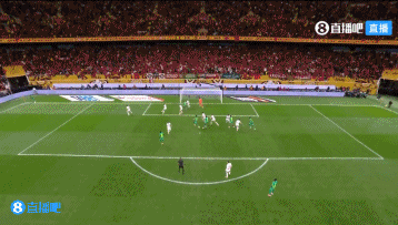 帕佩·盖耶头球被扑