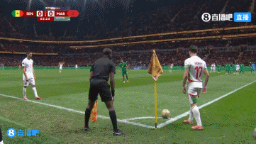 艾纳维与迪乌夫头碰头受伤