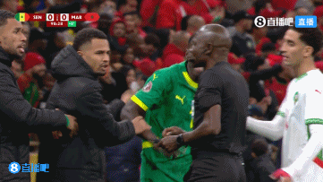 迪亚斯准备点球