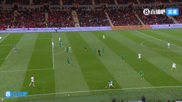 阿格德头球偏出