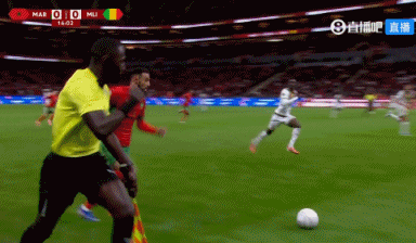 迪亚斯射门被扑