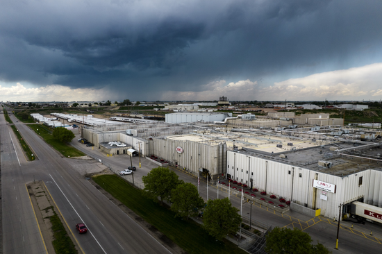 6月1日,美国科罗拉多州格里利的JBS牛肉加工厂