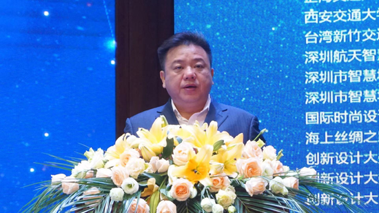 贺州市市长林冠主持开幕式