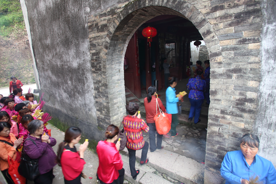 图九、福建南平—走桥祭祀屈原
