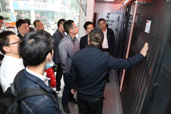展车集中展示了面向“核心数据中心、边缘数据中心、智能制造”三大“新基建”关键场景的丰富产品矩阵