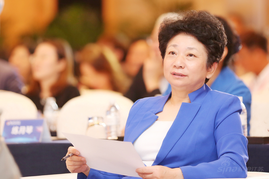 江苏省政协主席黄莉新