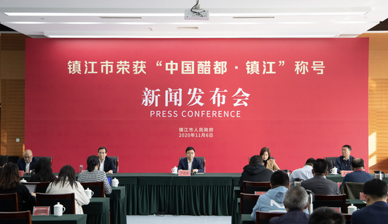 新闻发布会现场