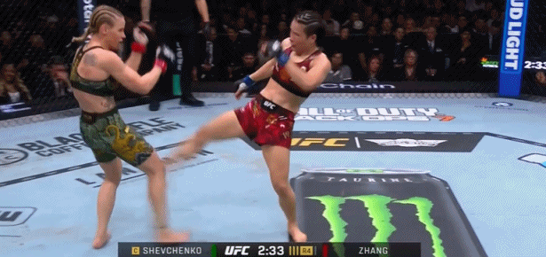 UFC女子世纪战:张伟丽升重不敌舍甫琴科,无缘夺蝇量级冠军