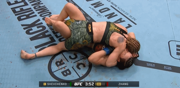 UFC女子世纪战:张伟丽升重不敌舍甫琴科,无缘夺蝇量级冠军