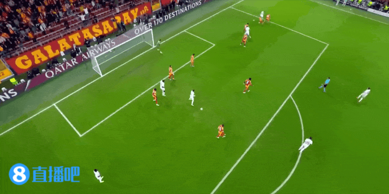 欧冠3连胜终结！加拉塔萨雷0-1圣吉尔联合 戴维制胜球萨拉中柱