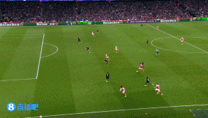 5战全胜登顶！阿森纳3-1力克拜仁 廷伯小马丁破门诺伊尔超巨失误