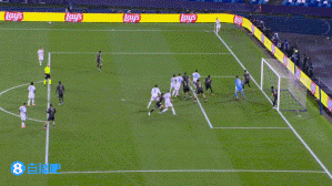 那不勒斯2-0卡拉巴赫 霍伊伦失点麦克托米奈破门+造乌龙