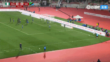 阿雅伊头球破门