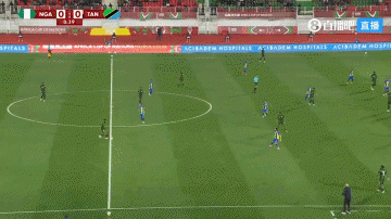 阿科尔·亚当斯射门被挡