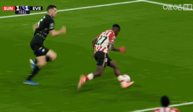 英超-桑德兰1-1埃弗顿升第4 恩迪亚耶破门扎卡扳平基恩手球引争议