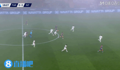 劳塔罗头球攻门