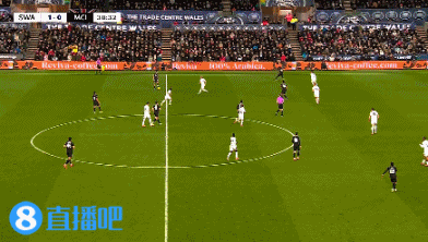 曼城3-1逆转斯旺西进八强 多库马尔穆什破门谢尔基传射+中柱
