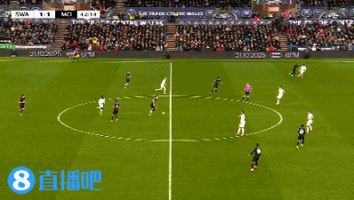 曼城3-1逆转斯旺西进八强 多库马尔穆什破门谢尔基传射+中柱