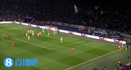 欧冠首胜！本菲卡2-0送阿贾克斯5连败 达尔6分钟闪击巴列罗破门