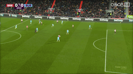 英超-布伦特福德3-1送伯恩利4连败 蒂亚戈双响瓦塔拉破门+造点