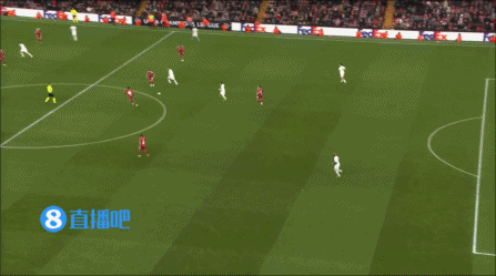 【蜗牛棋牌】利物浦6-0卡拉巴赫大胜出线 麦卡双响埃基蒂克传射范戴克助攻戴帽