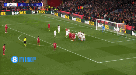 【蜗牛棋牌】利物浦6-0卡拉巴赫大胜出线 麦卡双响埃基蒂克传射范戴克助攻戴帽