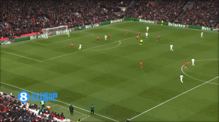 【蜗牛棋牌】利物浦6-0卡拉巴赫大胜出线 麦卡双响埃基蒂克传射范戴克助攻戴帽