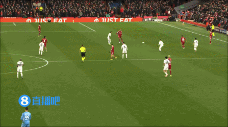 【蜗牛棋牌】利物浦6-0卡拉巴赫大胜出线 麦卡双响埃基蒂克传射范戴克助攻戴帽