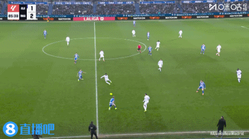 连过数人禁区倒地未判点球!每体:维尼修斯认为他受裁判“迫害”