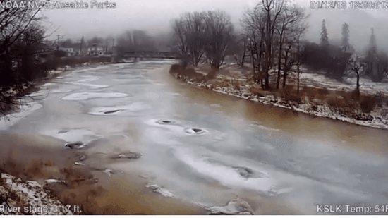 美国现“冰塞”现象：河流迅速膨胀、爆裂