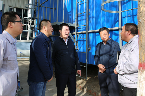 呼市环保局局长东升督察齐鲁制药206车间烘干废弃生物塔净化装置