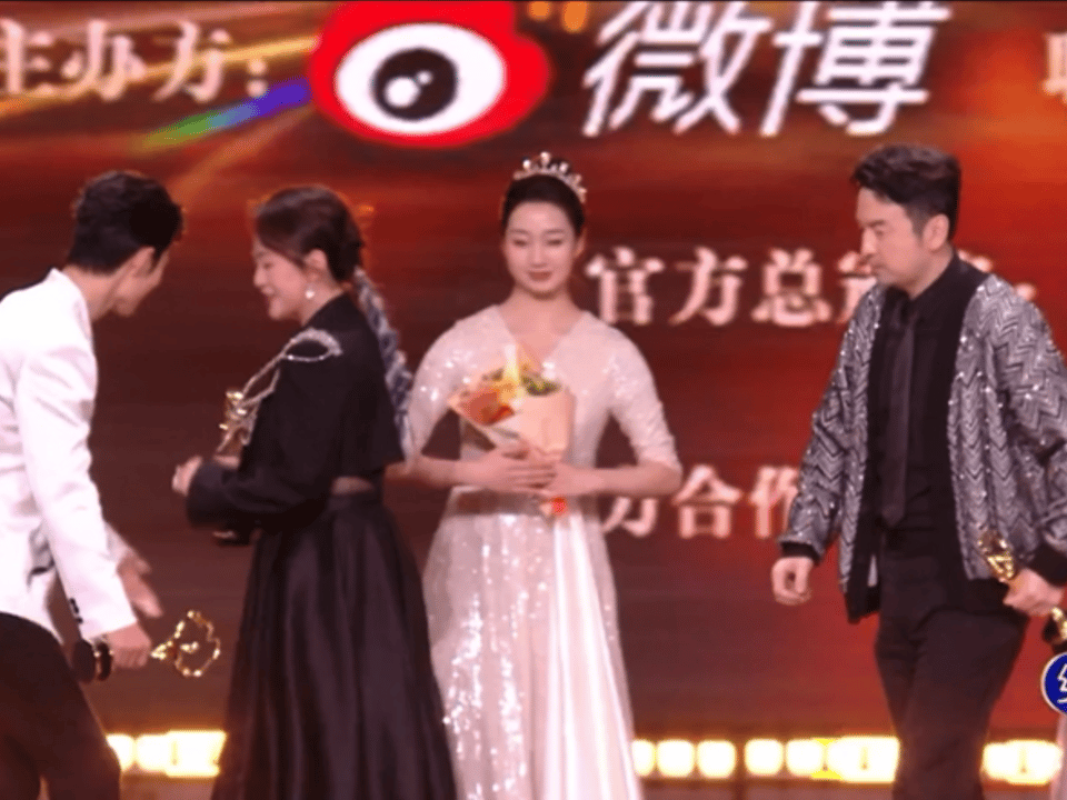 喵娲娲将见证微博之夜艺人互动名场面