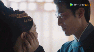 《燕云台》截图，萧燕燕（唐嫣 饰）和韩德让（窦骁 饰）