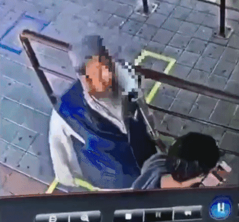 男子在火车卫生间门外离奇死亡,生前感染新冠肺炎