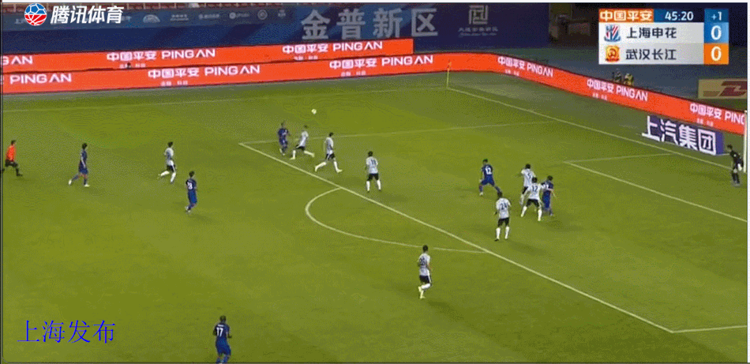 柏佳骏传中禁区内，朱建荣倒钩打门，上海申花1-0武汉长江