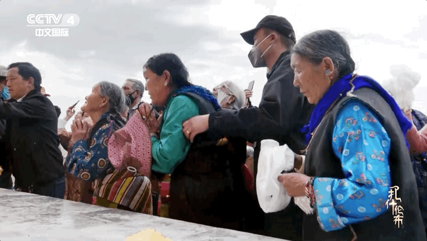 图：展佛节航拍