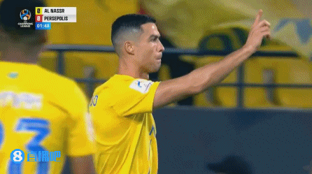 波斯波利斯围攻马宁，C罗随后上前解围。