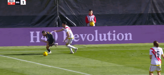 卡瓦哈尔被罚下。