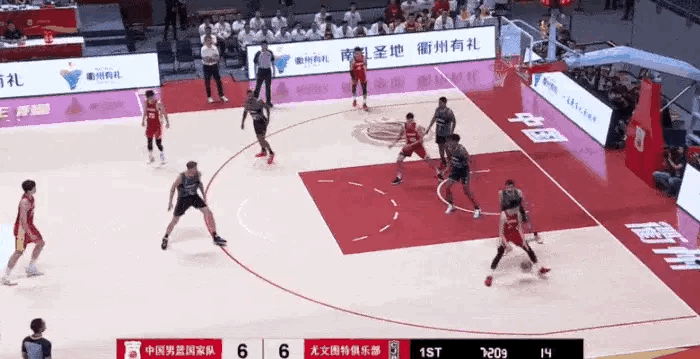胡明轩命中三分。