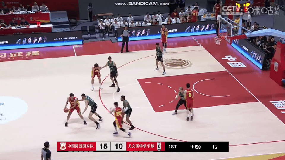 王岚嵚上场后表现不错。