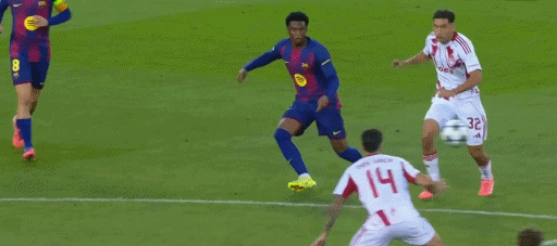 第7分钟,亚马尔助攻费尔明破门。