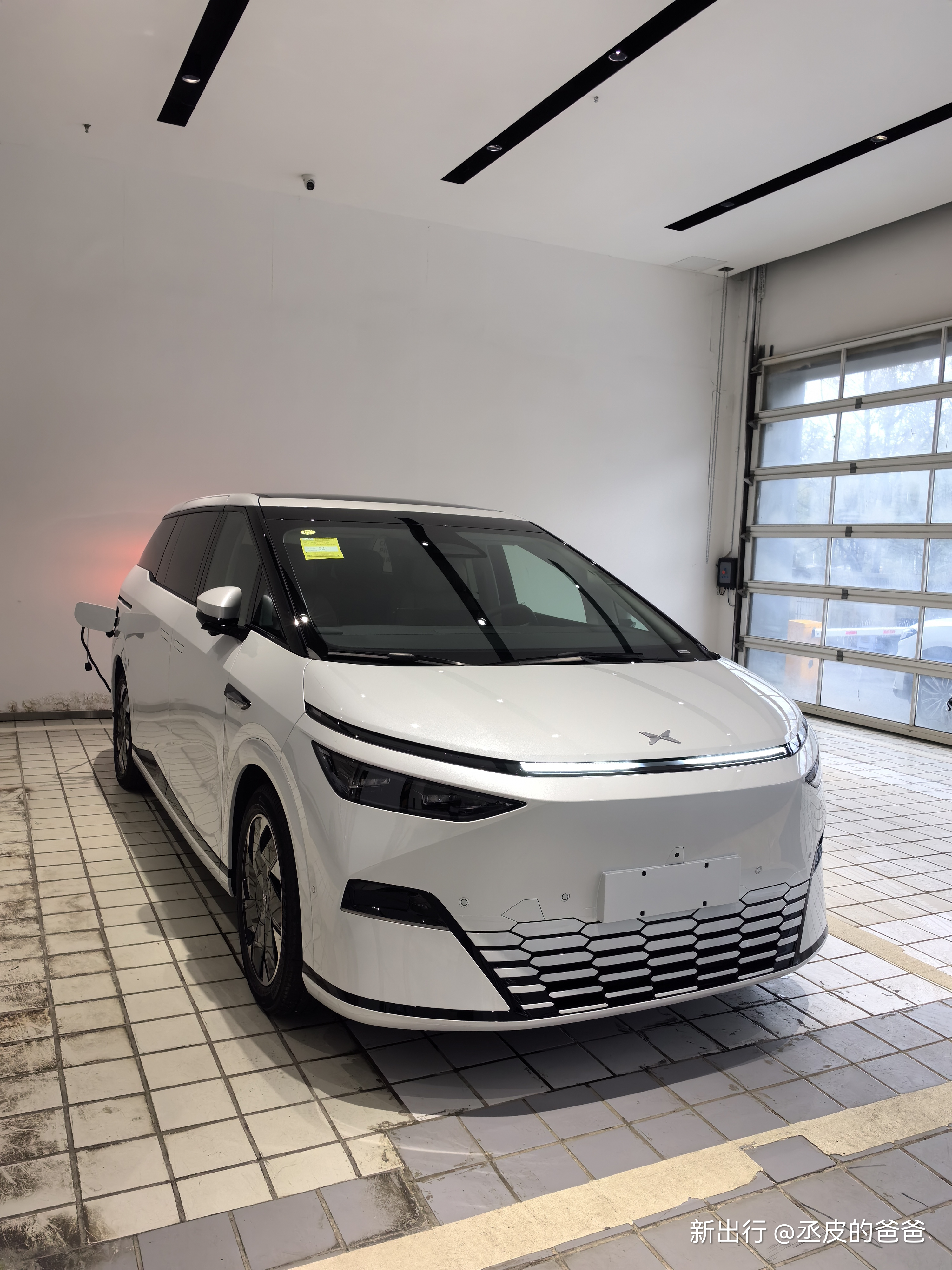 高合车主喜提家用小鹏x9