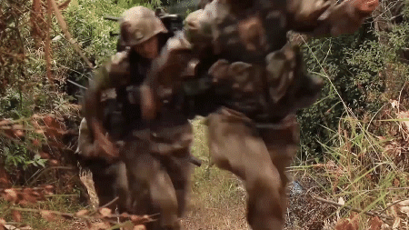 这场侦察兵极限连贯综合演练燃