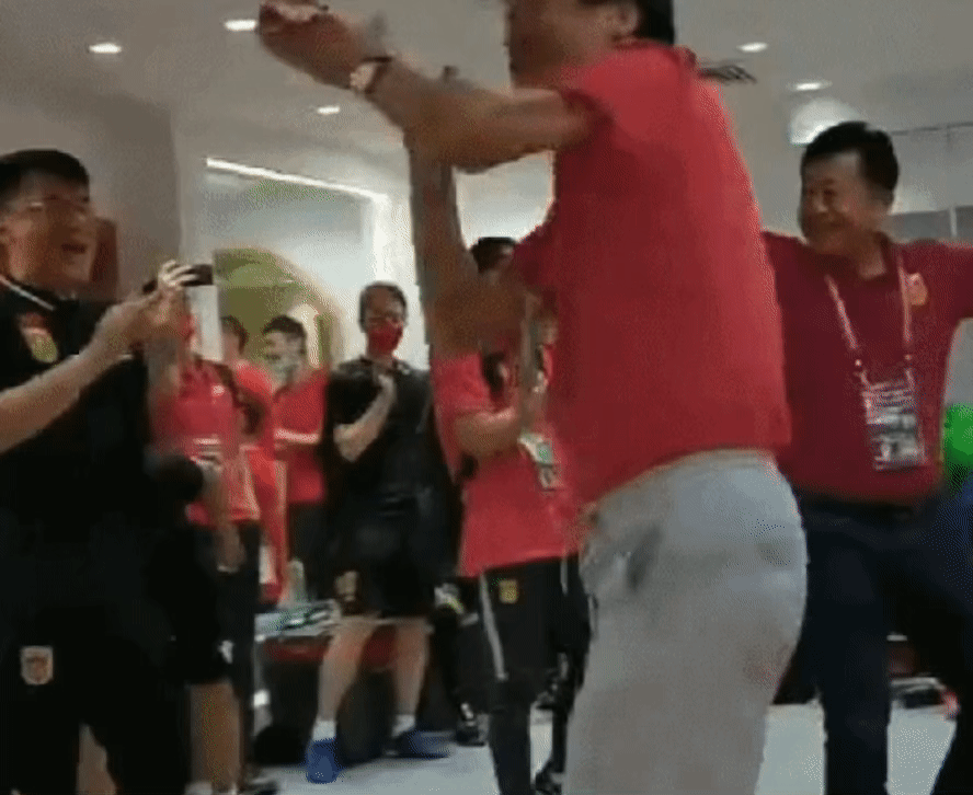 虐恋情深我们为何痴迷看球