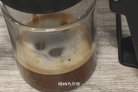 ▲浓缩机水有点多，意式机会好一些