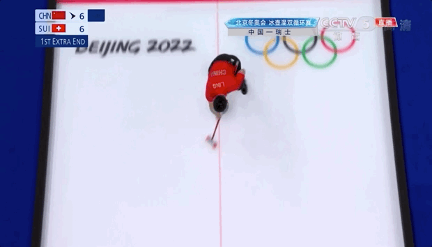 两位中国冰壶队员出场便“圈粉”