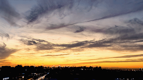 秋日晚霞。王世恒  摄