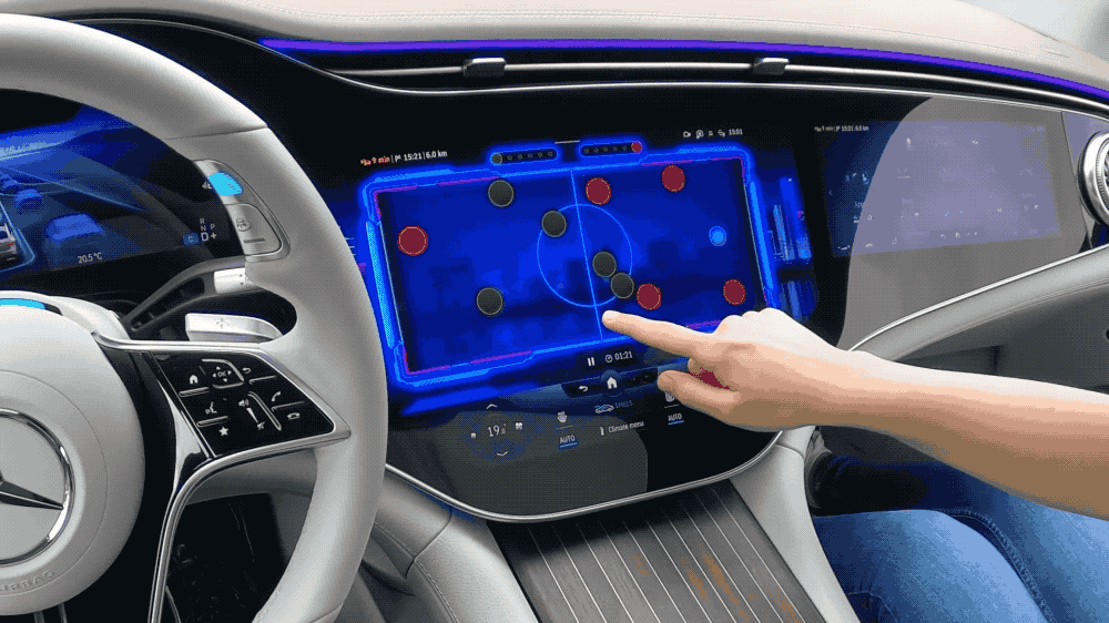 ▲ 在拥堵路段可以全程玩游戏